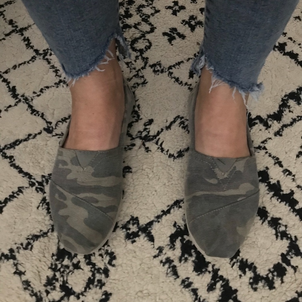Camo toms